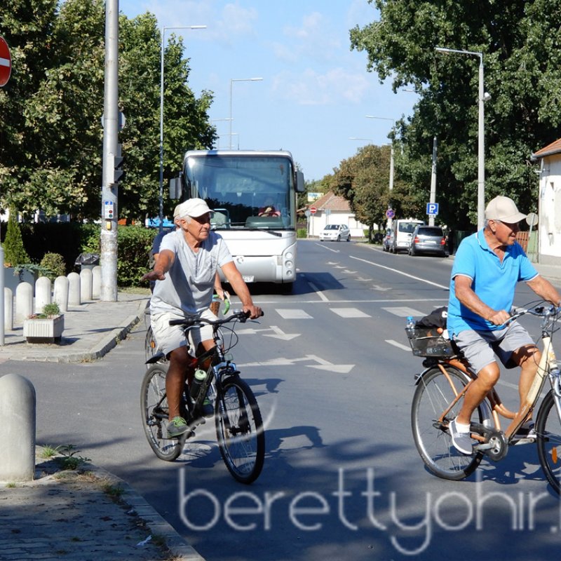 Kerékpártúra az autópályán 43